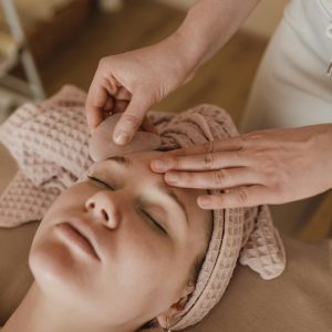 Massage Gua Sha du visage